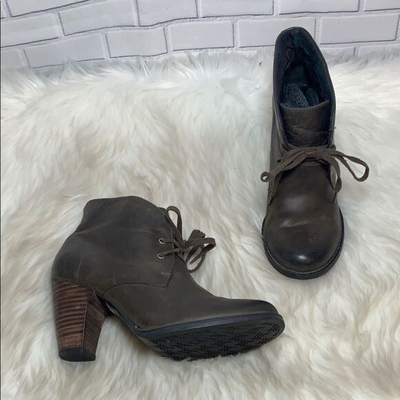 Clarks Indigo Distressed Brown Lace Up Bootie Sz 7 - Picture 1 of 7